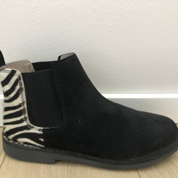 Black/zebra boots