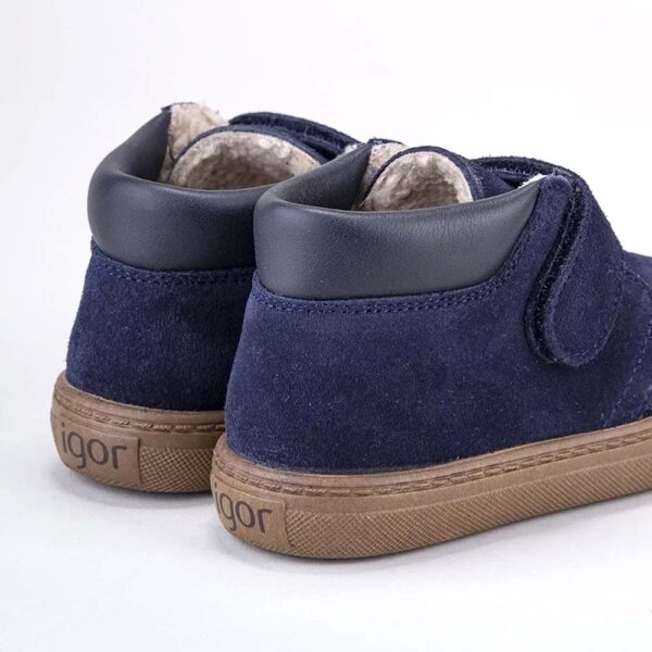 Scratch filled boots