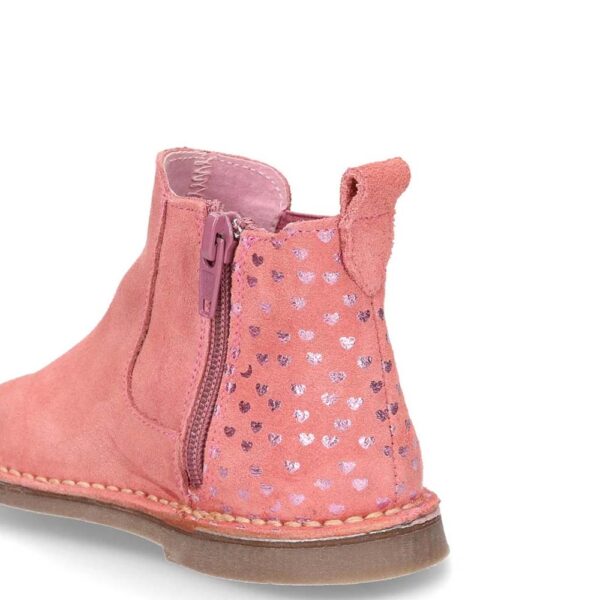 Band boots and nubuck zip hearts