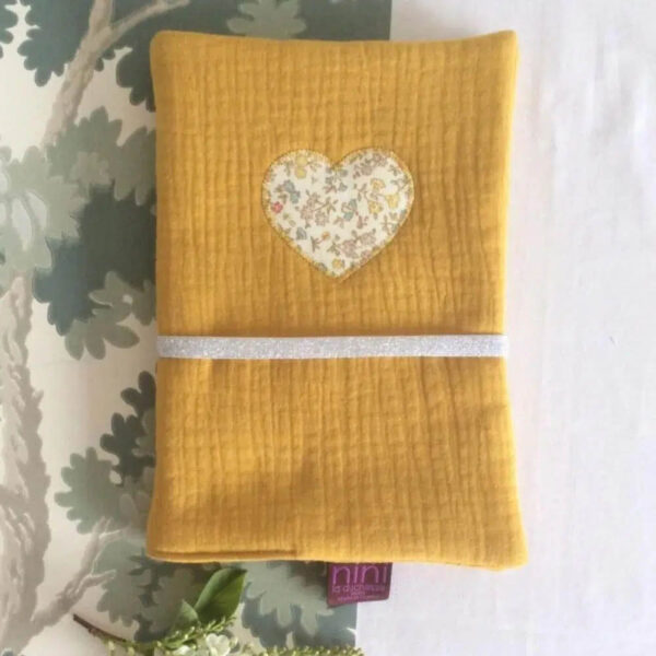 Health record protector with Coeur Liberty