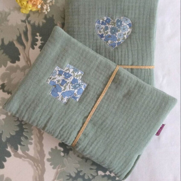 Health record protector with Coeur Liberty