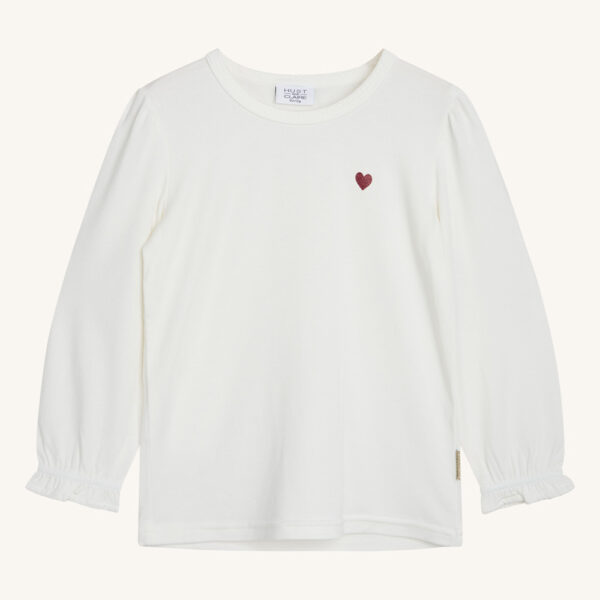 T-shirt blanc avec petit coeur rouge