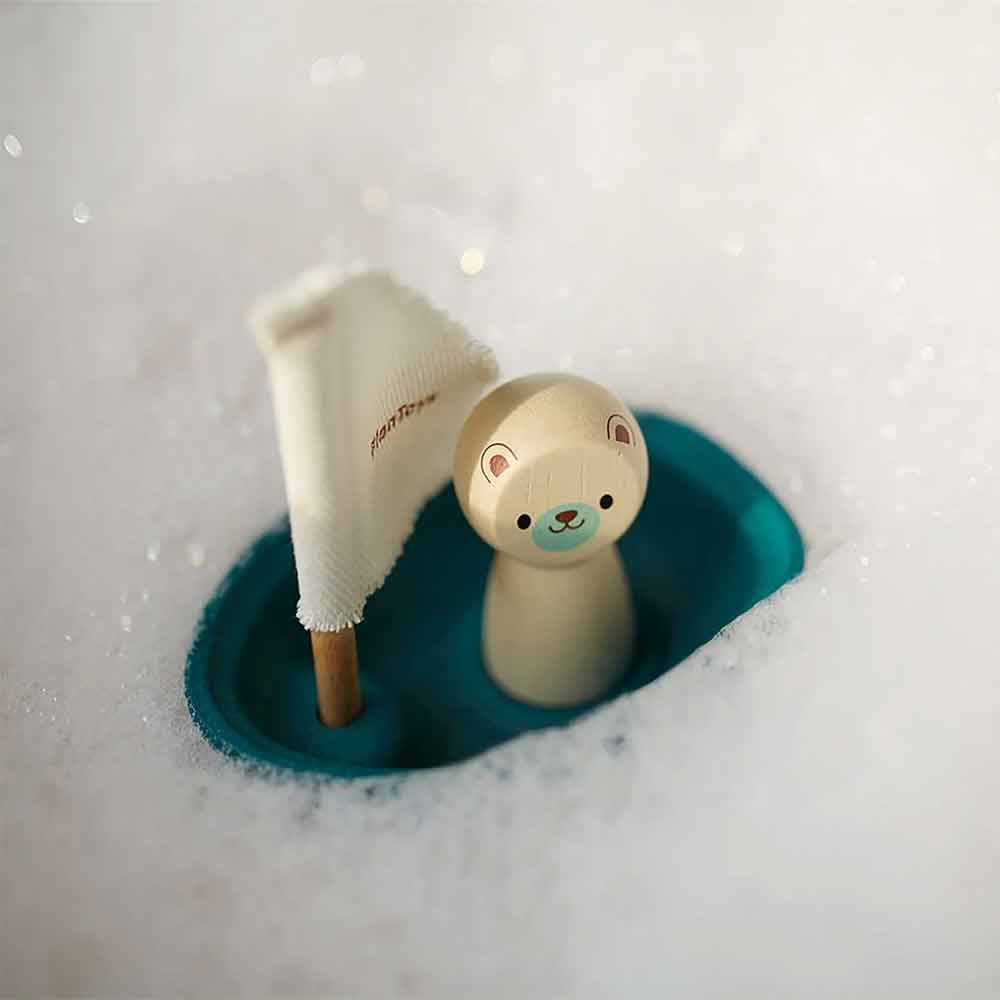 Polar Bear Sailing Boat - Image 4