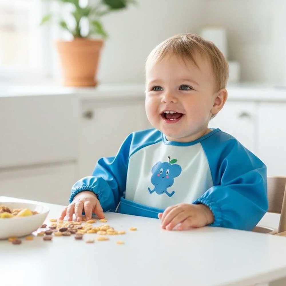 Maé the blue apron bib - Image 2