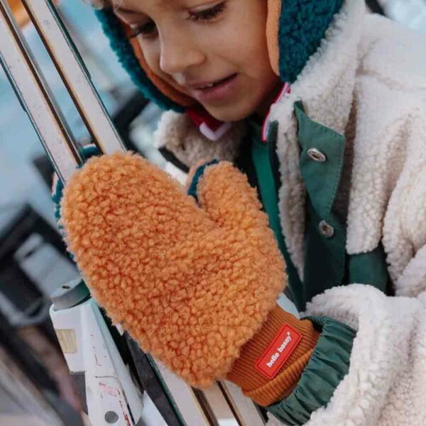 Hello Hossy Heaty Charly Mittens